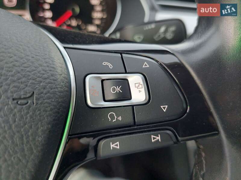 Седан Volkswagen Passat 2016 в Одесі