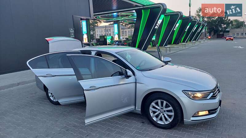 Седан Volkswagen Passat 2016 в Одесі