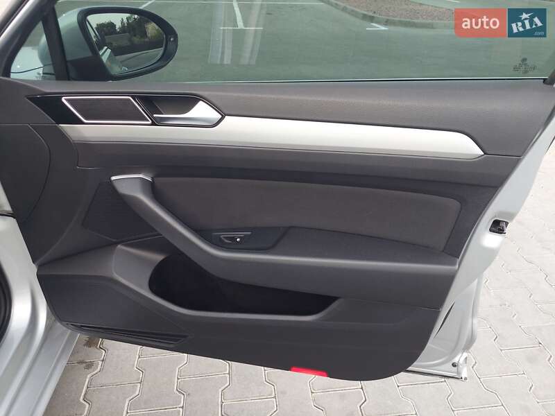 Седан Volkswagen Passat 2016 в Одесі