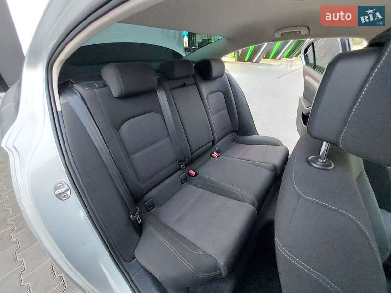 Седан Volkswagen Passat 2016 в Одесі