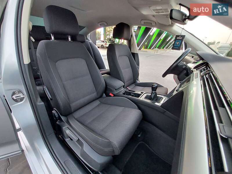 Седан Volkswagen Passat 2016 в Одесі