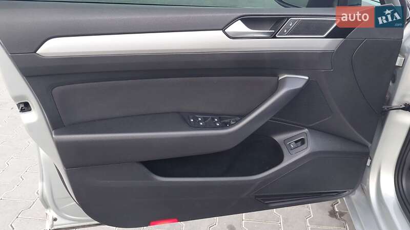 Седан Volkswagen Passat 2016 в Одесі