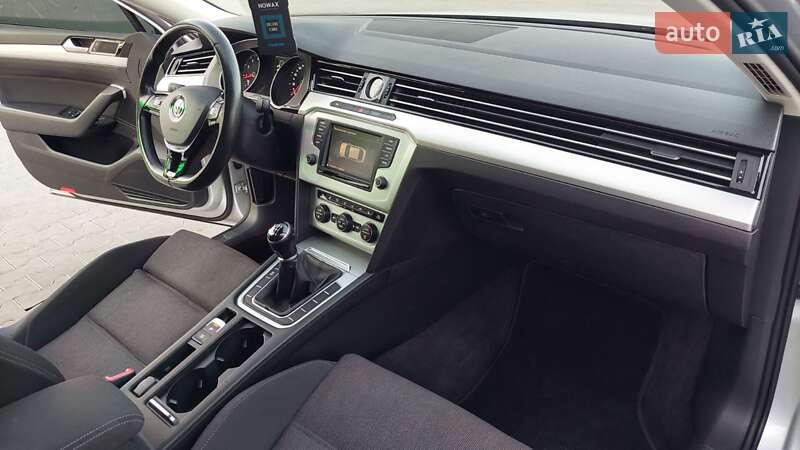 Седан Volkswagen Passat 2016 в Одесі