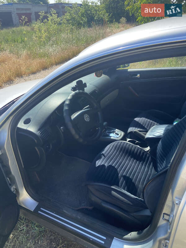 Седан Volkswagen Passat 2003 в Очакове
