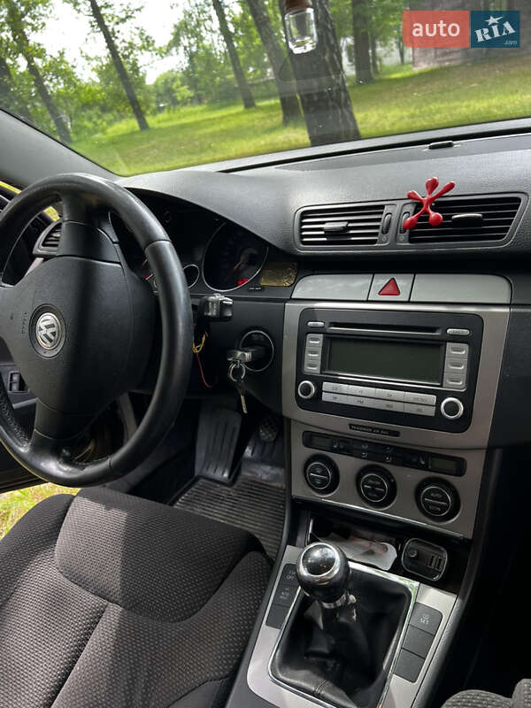 Универсал Volkswagen Passat 2007 в Любешове