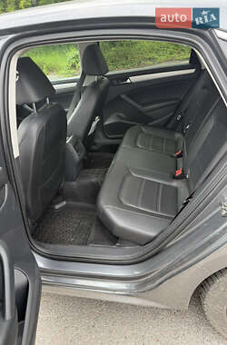 Седан Volkswagen Passat 2012 в 