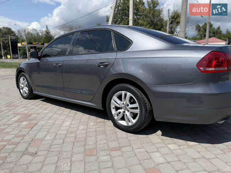 Седан Volkswagen Passat 2012 в Харькове