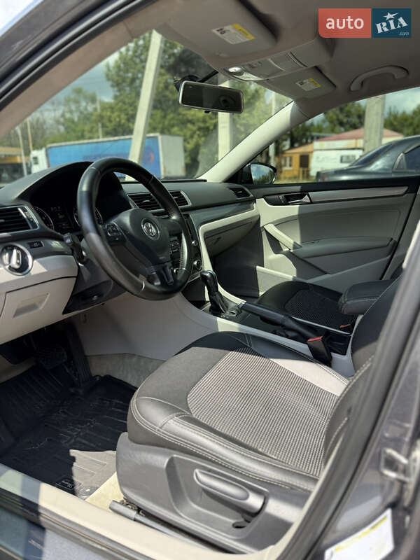 Седан Volkswagen Passat 2012 в Харькове
