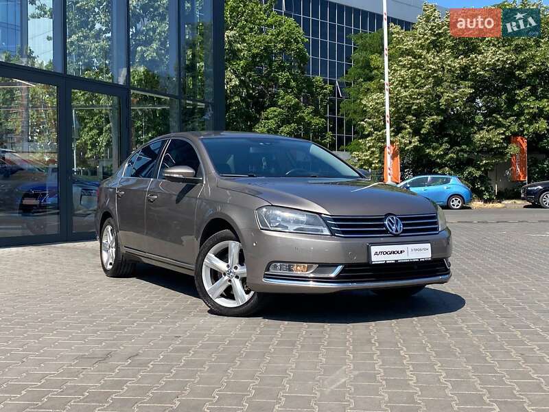 Volkswagen Passat 2011