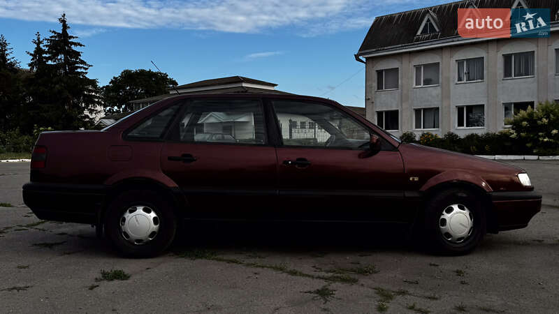 Седан Volkswagen Passat 1996 в Черкасах