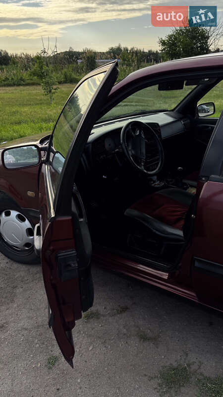 Седан Volkswagen Passat 1996 в Черкасах