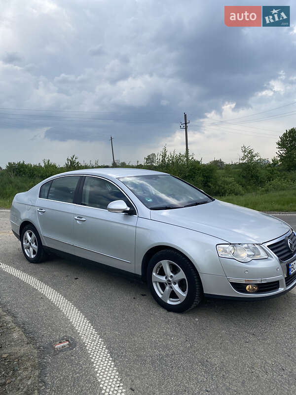 Седан Volkswagen Passat 2005 в Городку