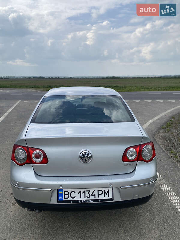 Седан Volkswagen Passat 2005 в Городку