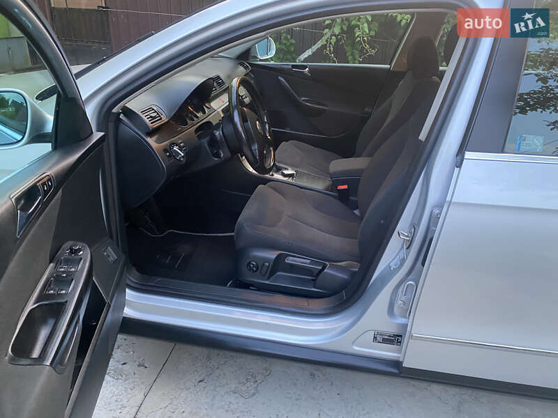 Седан Volkswagen Passat 2005 в Городку