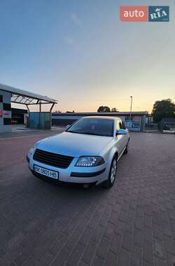 Седан Volkswagen Passat 2001 в Томашгороді