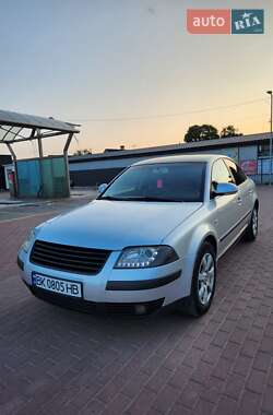 Седан Volkswagen Passat 2001 в 