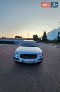 Седан Volkswagen Passat 2001 в 