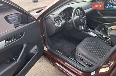 Седан Volkswagen Passat 2011 в 