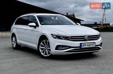 Універсал Volkswagen Passat 2019 в Житомирі