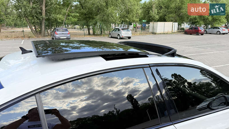 Седан Volkswagen Passat 2016 в Києві