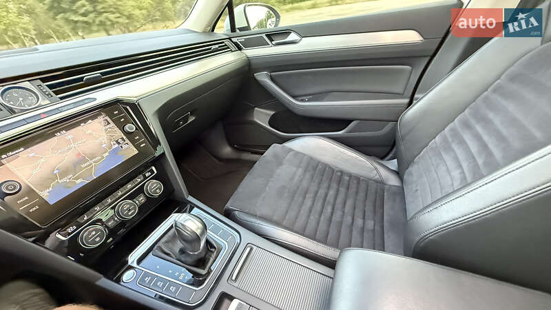 Седан Volkswagen Passat 2016 в Києві