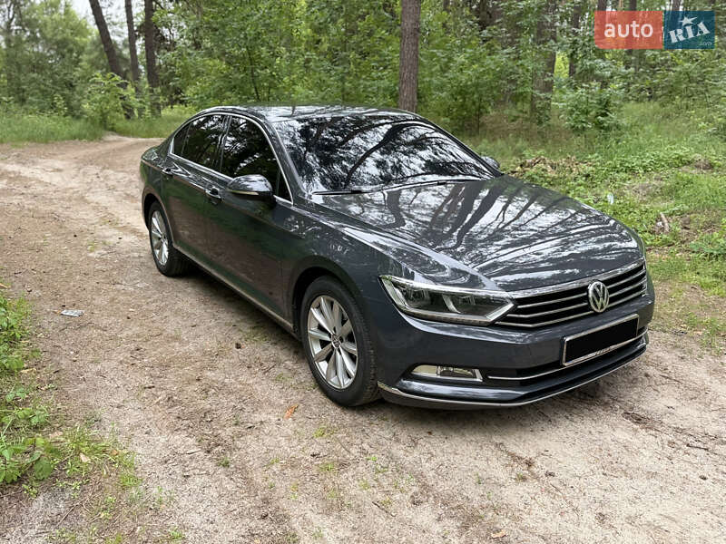 Седан Volkswagen Passat 2017 в Богодухове