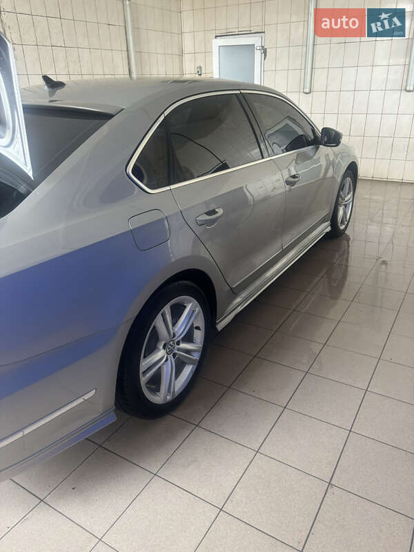 Седан Volkswagen Passat 2014 в Нововоронцовке