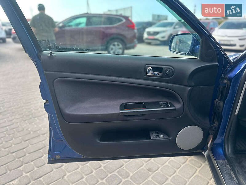 Седан Volkswagen Passat 2002 в Львове