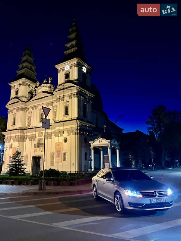 Седан Volkswagen Passat 2013 в Тернополі
