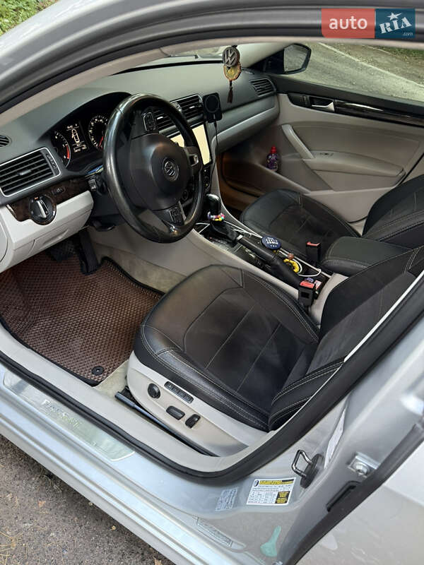 Седан Volkswagen Passat 2014 в Киеве