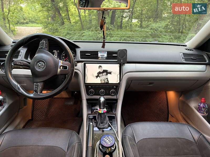 Седан Volkswagen Passat 2014 в Киеве