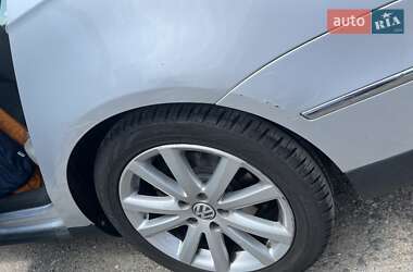 Седан Volkswagen Passat 2010 в 