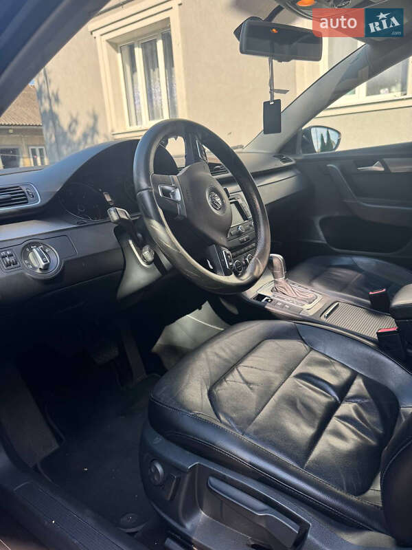 Универсал Volkswagen Passat 2014 в Ивано-Франковске