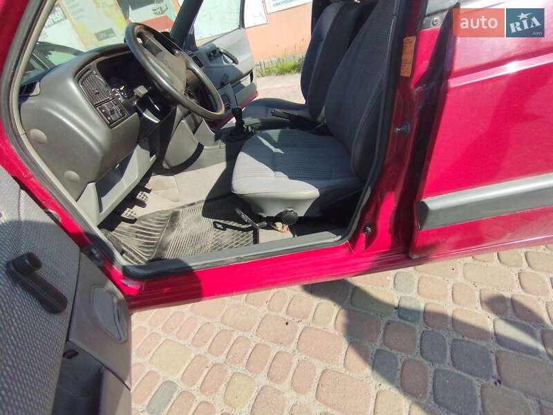 Седан Volkswagen Passat 1991 в Львові