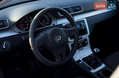 Универсал Volkswagen Passat 2012 в 