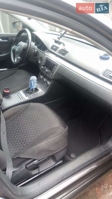 Универсал Volkswagen Passat 2012 в Сумах
