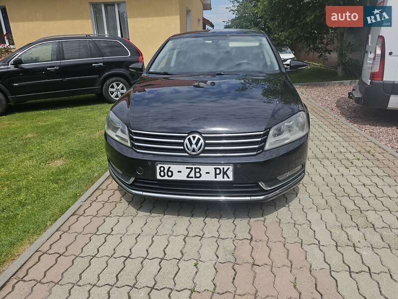 Седан Volkswagen Passat 2012 в Стрию