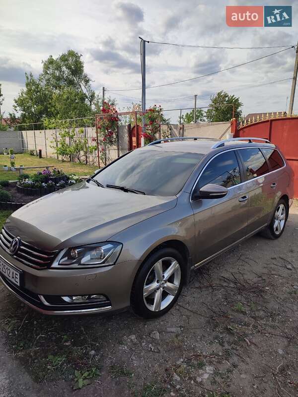 Универсал Volkswagen Passat 2011 в 