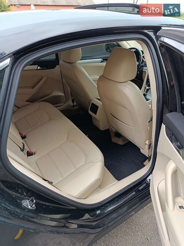 Седан Volkswagen Passat 2013 в Корсунь-Шевченківському