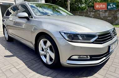 Универсал Volkswagen Passat 2015 в 