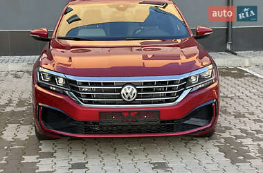 Седан Volkswagen Passat 2022 в 