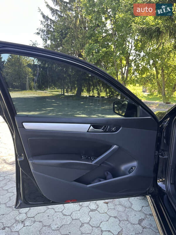 Седан Volkswagen Passat 2013 в Дубні