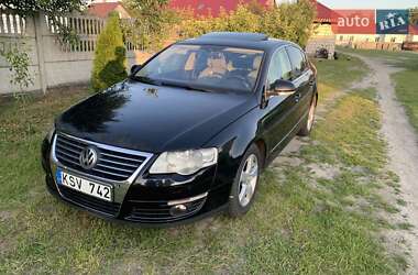 Седан Volkswagen Passat 2005 в Рокитному