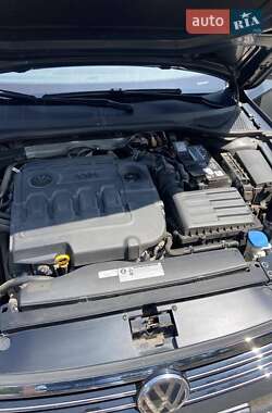 Универсал Volkswagen Passat 2017 в Могилев-Подольске