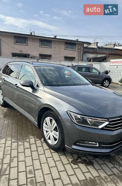Универсал Volkswagen Passat 2015 в Черновцах