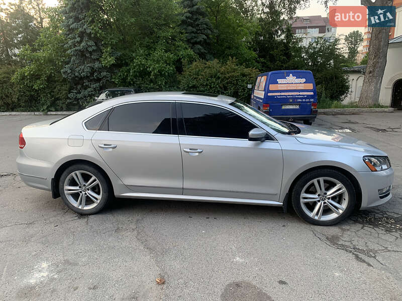Седан Volkswagen Passat 2015 в Тернополе