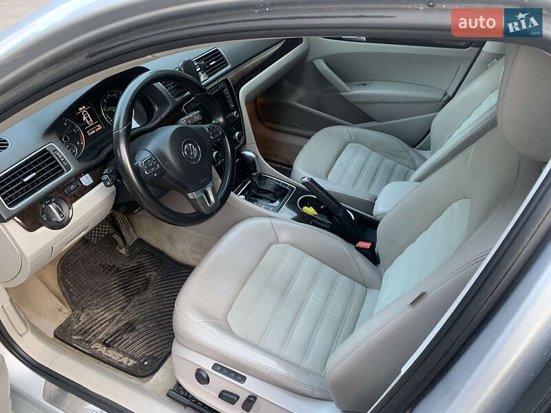 Седан Volkswagen Passat 2015 в Тернополе