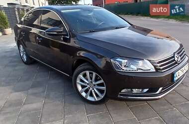 Седан Volkswagen Passat 2013 в Києві
