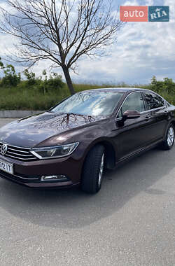 Седан Volkswagen Passat 2016 в Тернополе