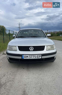 Седан Volkswagen Passat 2000 в Коростені